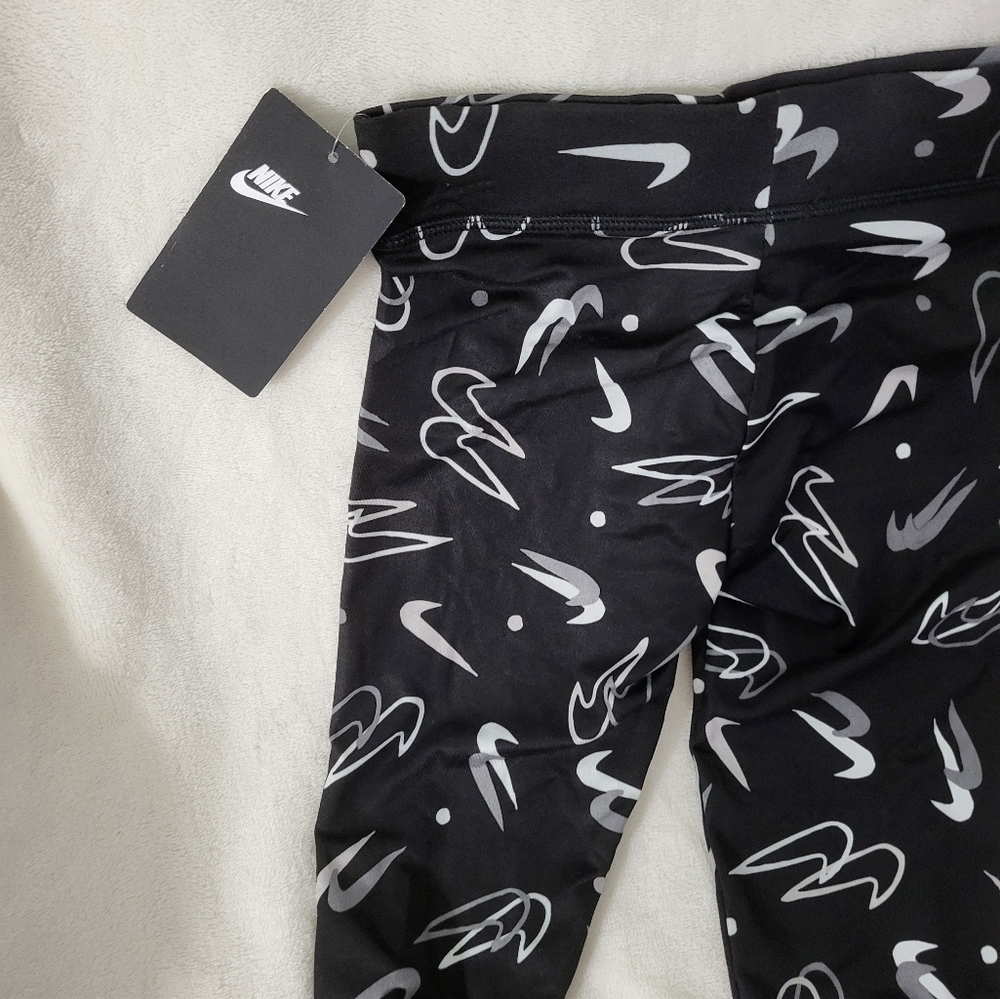 Nike Kids Black and White Patterned Leggings - Picture 2 of 4